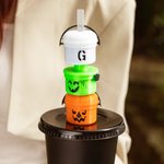 Set di 3 tazze da bere personalizzate con iniziali e coperchi di cannuccia, regalo di Halloween per gli amici e la famiglia.