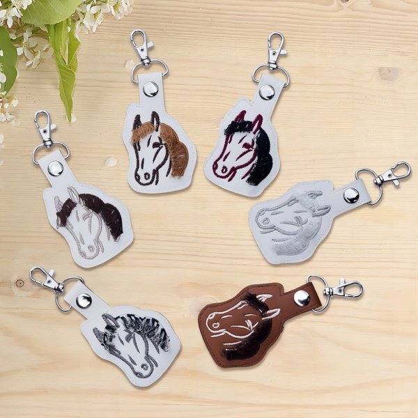 Personalizzato in pelle cavallo ricamo nappe acconciatura portachiavi con nome compleanno regalo di vacanza per gli amanti dei cavalli