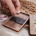 Personalized Family Birth Flower Bouquet Wooden Magnetic Needle Box with Name Birthday Mother's Day Gift for Mom Grandma Sewing Lover