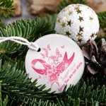 Ornement de Noël personnalisé en forme de papillon avec nom Cadeau de Noël pour les femmes qui luttent contre le cancer.