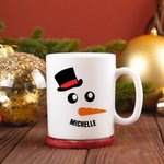 Gepersonaliseerde Schattige Lachende Wortelneus Sneeuwman Gezicht 11oz / 15oz Keramische Mok met Naam Kerstmis Winterfeest Geschenk voor Familie Kinde