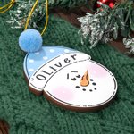 Ornement de Noël personnalisé en bois peint à la main avec le nom d'un bonhomme de neige Décoration de l'arbre de Noël Cadeau de fête pour la famille 