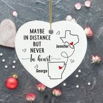 Personalizado Mapa Silueta Conectado Corazón en forma de cerámica adorno del árbol de Navidad con el nombre de Navidad de larga distancia de regalo pa