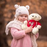 Spersonalizowana koszulka z kapturem z postacią z kreskówki Pluszowy miś z inicjałem i imieniem Świętego Mikołaja Zabawka na przyjęcie bożonarodzeniowe Prezent urodzinowy dla dzieci