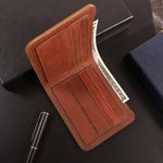 Portefeuille en Cuir Personnalisé avec Initiales et Texte Cadeau Anniversaire Fête des Pères pour Homme Amoureux de Pêche
