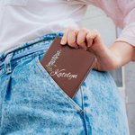 Portefeuille de poche compact en cuir avec nom et fleur de naissance personnalisée Cadeau d'anniversaire pour femme