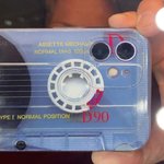 Coque Téléphone Vintage avec Nom Personnalisé Style Cassette Audio Casque pour Mixtape Style Rétro 80's pour Tous les Modèles d'iPhone