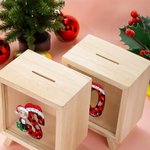 Gepersonaliseerde Cartoon Karakter op Gift Box Houten Duidelijke Spaarvarken met Kerstmuts initiële Gelukkig Kerstfeest Verjaardagscadeau voor kinderen