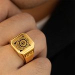 Anello personalizzato con logo scolastico o stemma araldico incisione su base quadrata con testo regalo per laureati e uomini