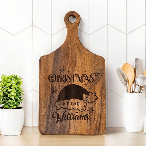Planche à découper réversible pour fromage, charcuterie et bonnet de père Noël personnalisé avec poignée pour les doigts Cadeau de pendaison de crémaillère pour la famille