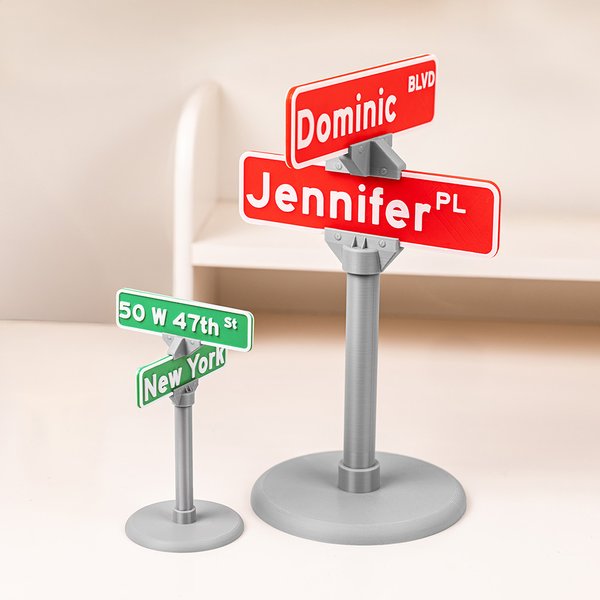 Personalized 3D Street Sign Stand Design Desk Name Plate with Mark and Name Desk Decor Keepsake Gift for Travel Lovers Office Staff