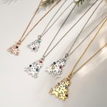Collier d'arbre de Noël personnalisé avec 1-5 pierres de naissance et noms gravés Bijoux de famille Cadeau d'anniversaire de Noël pour les femmes