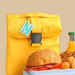 Nome iniziale acrilico personalizzato multicolore a doppio strato 3D Etichetta per bottiglia d'acqua del sacchetto del pranzo dell'asilo nido con pass