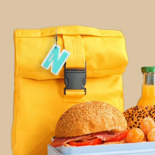 Nome iniziale acrilico personalizzato multicolore a doppio strato 3D Etichetta per bottiglia d'acqua del sacchetto del pranzo dell'asilo nido con pass