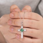 Collana con croce in pietra di parto personalizzata con zircone lucido, delicato gioiello religioso, regalo di battesimo di Natale per le donne