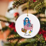 Ornement personnalisé en céramique pour fille au crochet avec nom Décoration de l'arbre de Noël Cadeau d'anniversaire pour les amoureux du tricot et d