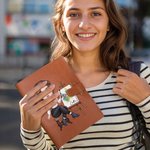 Carnet de Notes A5 Personnalisé avec Nom Personnage et Pochette Couverture en Cuir et 50 Pages Cadeau Anniversaire pour Amateurs de Peinture