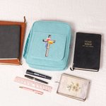 Spersonalizowany pokrowiec na Biblię z imieniem i nazwiskiem, miejscem na długopis i uchwytem Urodzinowy prezent świąteczny dla chrześcijan