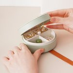 Personalizada Nacimiento Flor Nombre Guirnalda Joyero de viaje portátil de cuero con asa Cumpleaños Dama de honor Día de la Madre de regalo para las mujeres