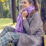 Personalizzato ricamato corona di fiori iniziale Faux Cashmere sciarpa scialle nappe con nome morbido caldo inverno accessorio compleanno regalo di vacanza per le donne