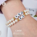 Pulsera de perlas con letras griegas personalizada joyería ajustable regalo de hermandad para mujeres día candidatura | Callie × Affinity Licensing