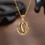 Personligt Vintage Hästsko Sadelhänge Halsband med graverat namn Country Smycken Födelsedag Ridsport Present till hästälskare Kvinnor