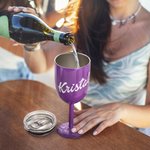 Flûte à vin à pied isolée avec nom personnalisé Dolly Font 10oz Bachelorette Bridal Party Favors Gift for Bridesmaid Women