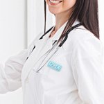 Distintivo magnetico personalizzato multicolore in acrilico con nome 3D Regalo di apprezzamento per il personale medico, infermiere e dottore