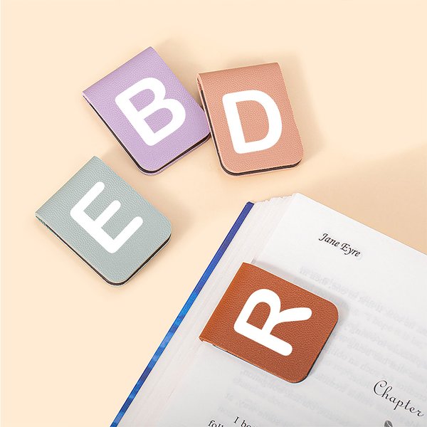 Marque-page magnétique en cuir avec initiale Minimalisme Personnalisé Fournitures de bureau pour l'école Cadeau d'anniversaire pour les amoureux des livres