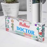 Henkilökohtainen akryyli sarjakuva hahmo Sairaanhoitaja Lääkäri Desk nimikyltti Syntymäpäivä arvostus lahja Medical Staffille