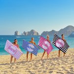 Serviette de plage en microfibre à séchage rapide, personnalisée et rayée, avec nom Dolly, pour les voyages d'été, cadeau d'anniversaire et de fête de