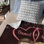 Couverture douce double cœur personnalisée avec personnages de dessin animé noms et année - Cadeau Saint-Valentin anniversaire pour couple