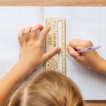 Personalisierte gravierte Tier Digger Regenbogen hölzerne Lineal Lesehilfen mit Namen Geburtstag zurück zu Schule Geschenk für Kinder Studenten