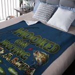 Spersonalizowany miękki koc wędkarski Hooked On Being Papa Fishing z 1-20 imionami Dekoracja domu Urodziny Dzień Dziadka Prezent na Dzień Ojca dla Taty Dziadka