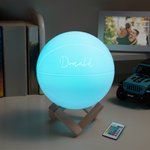 Personalisiertes 3D-Basketball 16 Dimmbare Farbe Touch-LED-Nachtlicht mit Hölzernen Sockel Fernbedienung Zimmer Deko Geschenk für Sportliebhaber