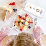 Personalizowany przenośny pojemnik na lunch w kształcie kwiatka z nożem, widelcem, łyżką i zestawem sztućców z imieniem Urodzinowy prezent dla chłopców i dziewczynek