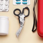 Henkilökohtaiset taitettavat monitoimityökalut Emergency Response Scissors Trauma-sakset, joissa on kaiverrettu teksti ja kuvake Lahja EMT Paramedics Sairaanhoitaja Medical Staffille