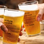 Spersonalizowany kieliszek do piwa 16 uncji z imieniem i nazwiskiem Oktoberfest Imprezowy prezent urodzinowy dla miłośnika trunków