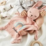Personalisierte niedliche Hase Bär Löwe weiche Baumwolle Lovey Tier Baby Sicherheit Decke mit Regenbogen und Name Geburtstag Baby Dusche Geschenk für Neugeborene