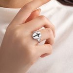 Personlig inngravert La gå og la Gud kors signetring med fødselsblomstbukett kristne smykker dåp Morsdagsgave til kvinner
