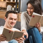 Spersonalizowany grawerowany kwiatowy inicjał ze skóry PU Magnetyczny klips do zakładek do książek Prezent urodzinowy dla mola książkowego Miłośnik książek