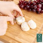 Personalisierte gravierte Familie Baum Herz FSC Bambus Charcuterie Schneidebrett mit Namen und Saft Rille Geburtstag Home Decor Geschenk für Mama Oma