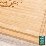 Personalisierte gravierte Familie Baum Herz FSC Bambus Charcuterie Schneidebrett mit Namen und Saft Rille Geburtstag Home Decor Geschenk für Mama Oma