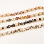 Personlig Boho Wood Bead Flower Flower Name Letter Charm Lanyard med ID-merkeholder Bursdag Tilbake til skolegave til sykepleier Lærer Kontorarbeider