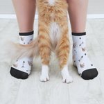 Chaussettes personnalisées en forme d'arête de poisson avec visage de chat multicolore et nom Cadeau d'anniversaire pour les propriétaires d'animaux de compagnie.