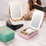 Personalisierte 1-5 Geburt Blumen Kreuz Leder Schmuckkästchen mit LED Dreifarben Make-up Spiegel Reise Wesentliche Geburtstag Ostern Geschenk für Frauen Christian
