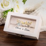 Gepersonaliseerde Elegante Houten Ringdoosje met Namen en een Beschermend Ringkussen Bruiloft Verloving Herinneringscadeau voor Bruid Bruidegom Koppel