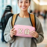 Bolsa de maquillaje personalizada con letras griegas en chenilla para hermandad de mujeres Regalo de cumpleaños esencial para hermanas amigas | Callie × Affinity Licensing