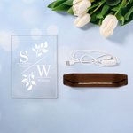 Personligt blommigt monogram initialer LED-nattlampa med namn datum och träbas Heminredning Alla hjärtans dag bröllopspresent för par