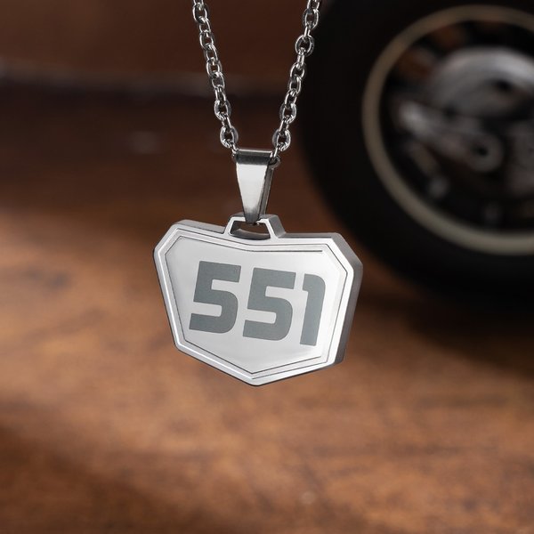 Personalisierte stilvolle Laser graviert Motocross Nummer Halskette Geburtstag Valentinstag Geschenk für Off-Road-Fahrzeug-Liebhaber
